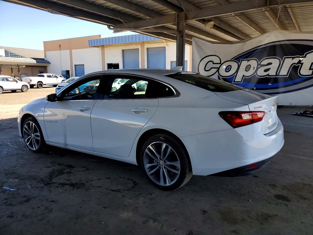 2023 CHEVROLET MALIBU LT photo 2