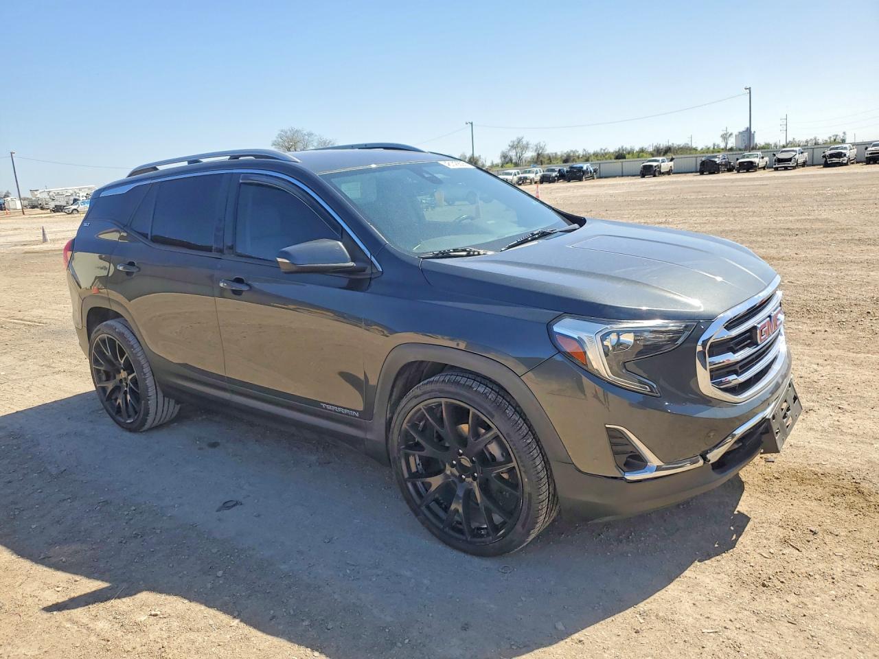 2019 GMC TERRAIN SLT photo 4