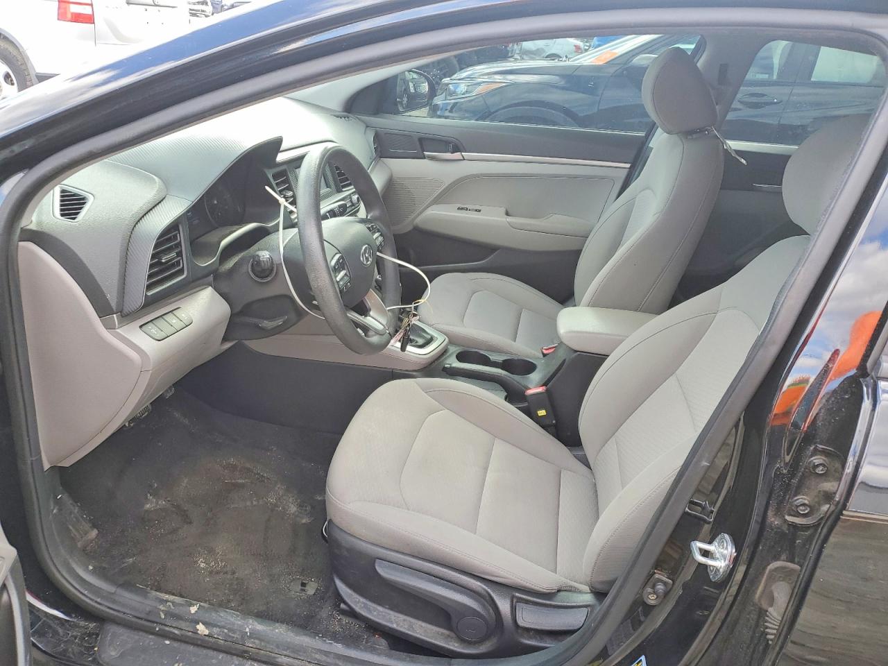 2020 HYUNDAI ELANTRA SE photo 25