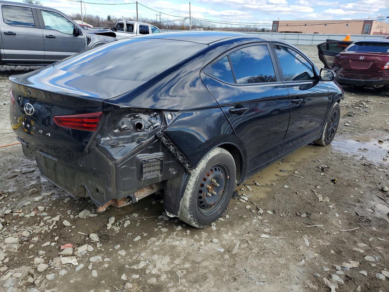 2020 HYUNDAI ELANTRA SE photo 9
