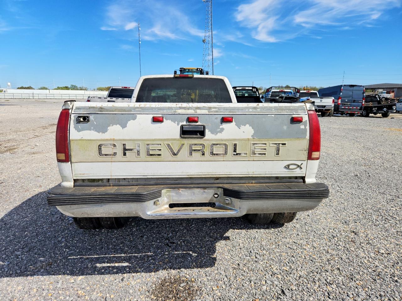 1995 CHEVROLET GMT-400 C3500 photo 6