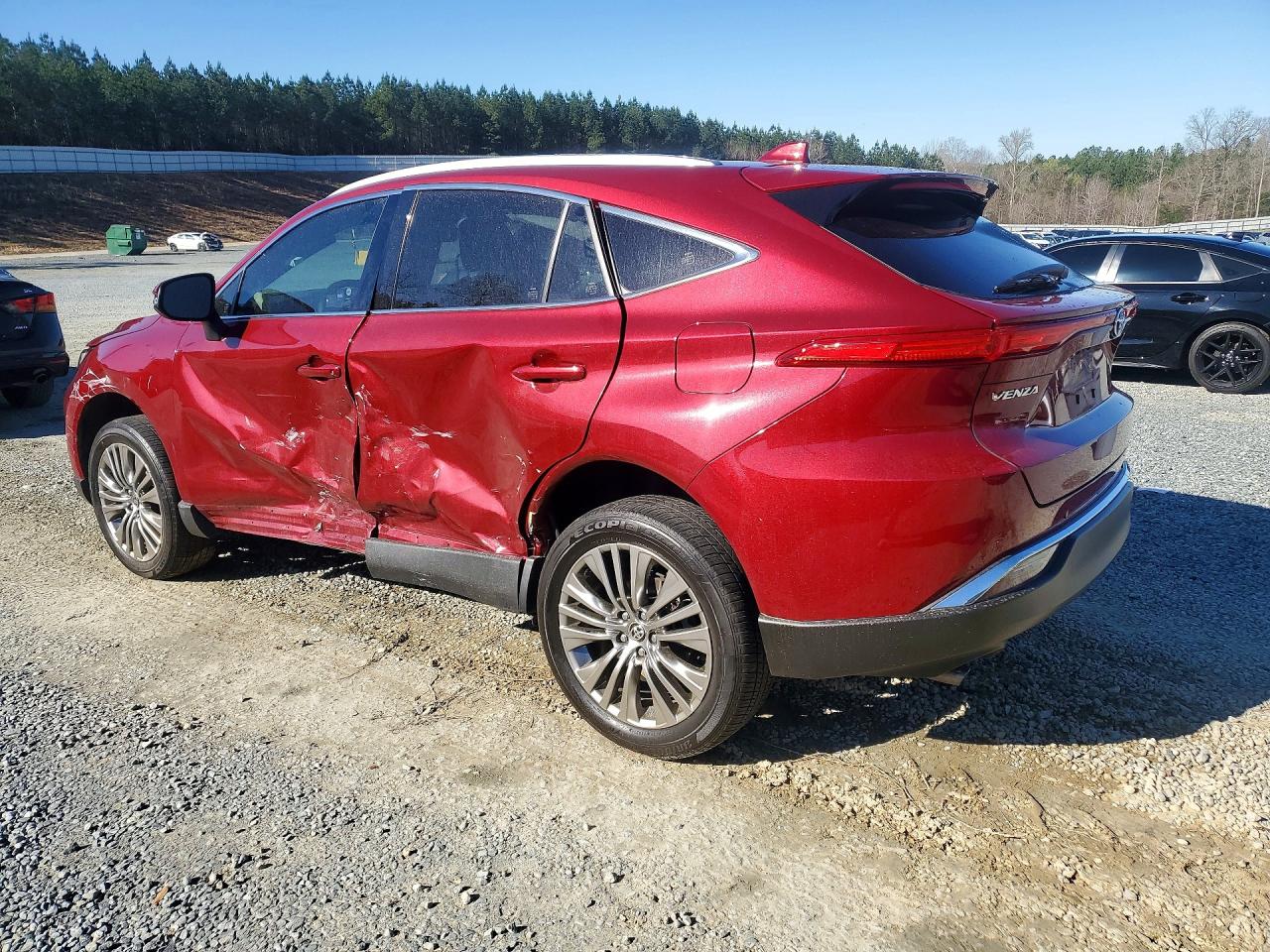 2024 TOYOTA VENZA XLE photo 2