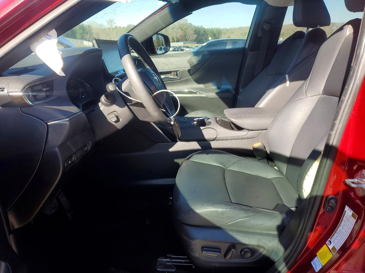 2024 TOYOTA VENZA XLE photo 7