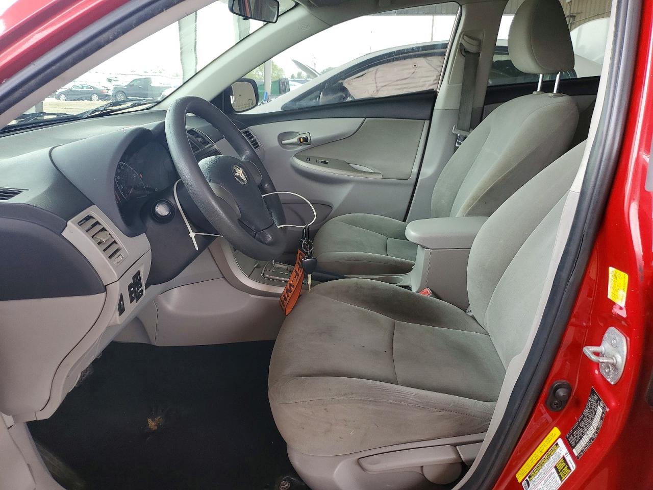 2011 TOYOTA COROLLA LE photo 7
