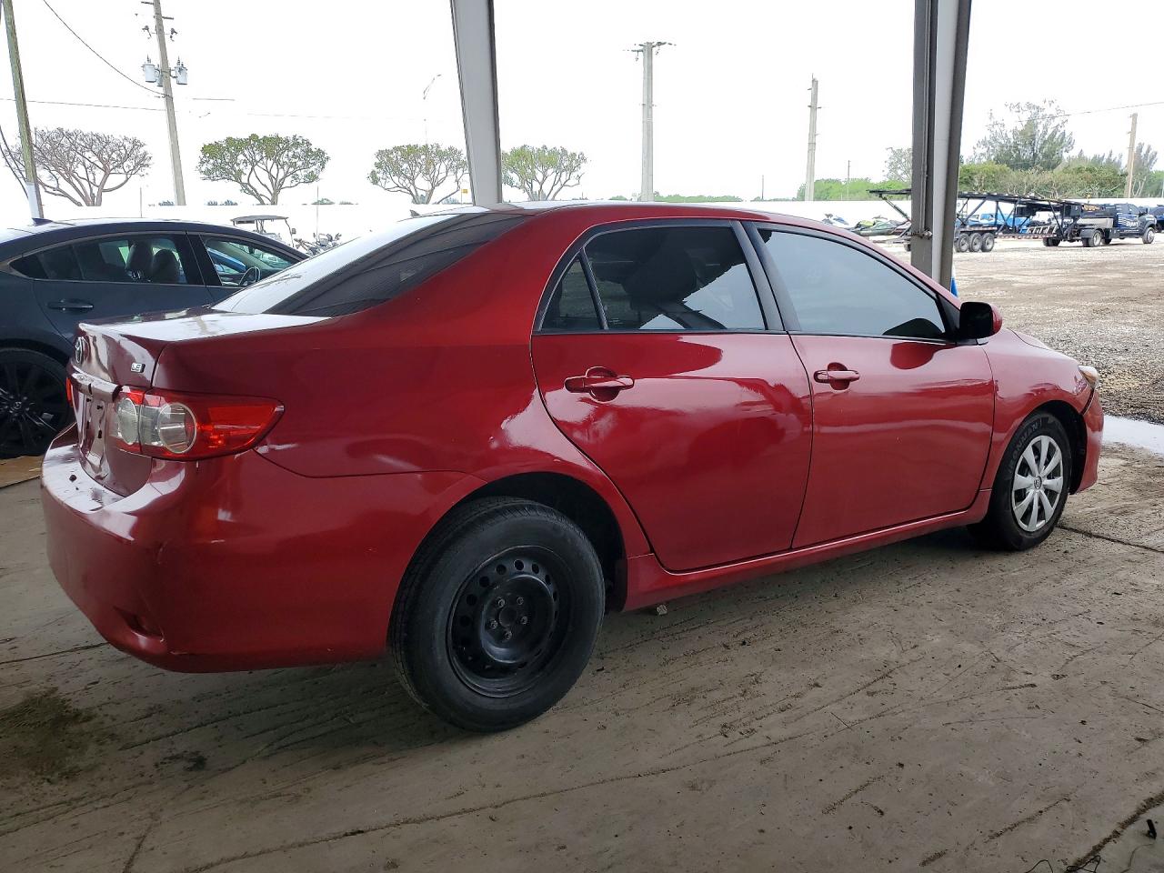 2011 TOYOTA COROLLA LE photo 3