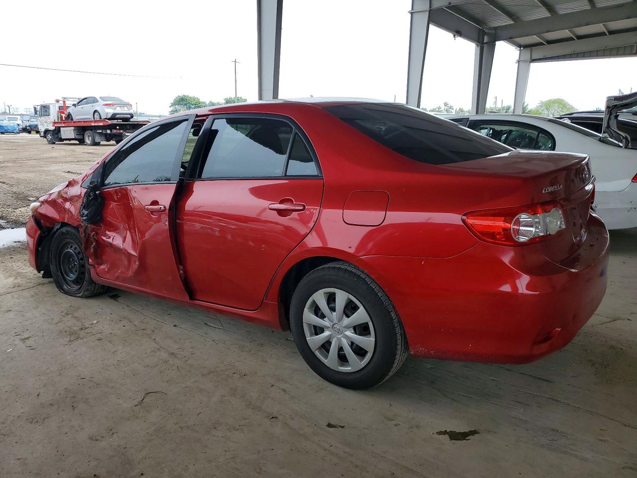 2011 TOYOTA COROLLA LE photo 2