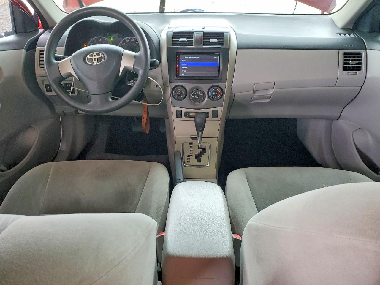 2011 TOYOTA COROLLA LE photo 8