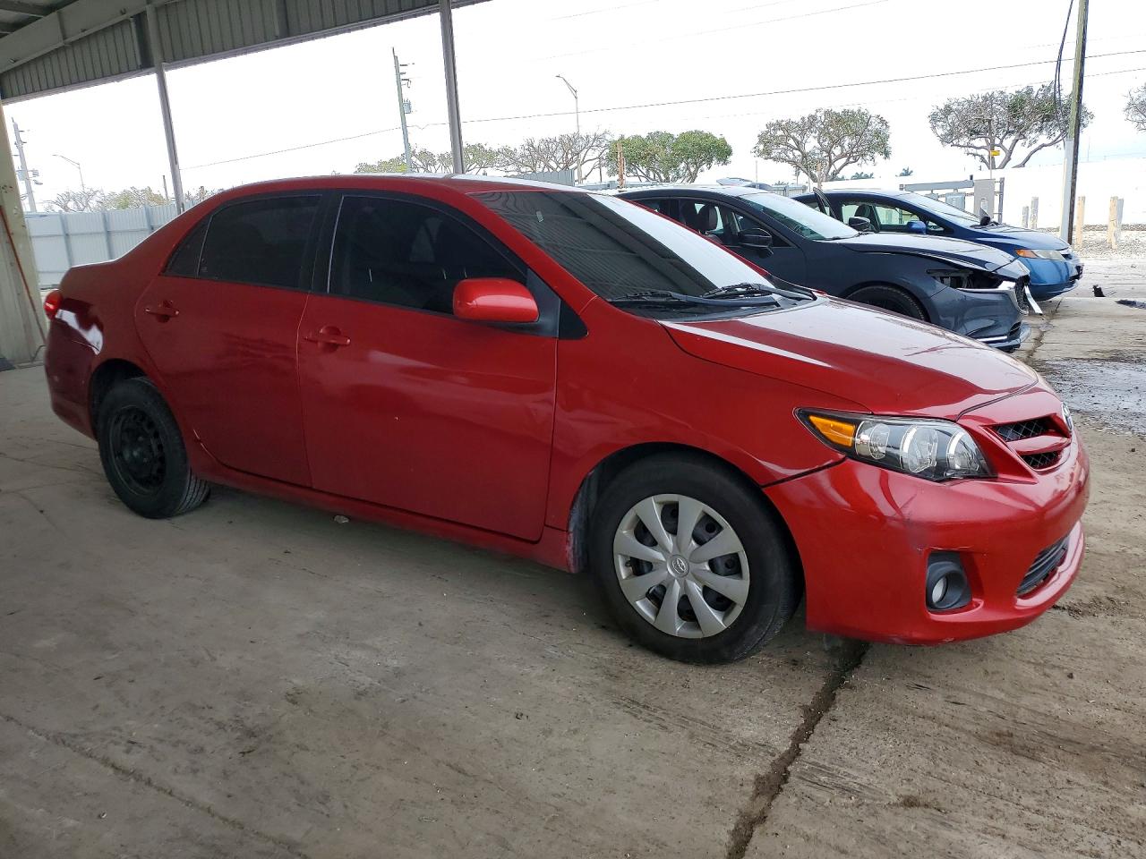 2011 TOYOTA COROLLA LE photo 4