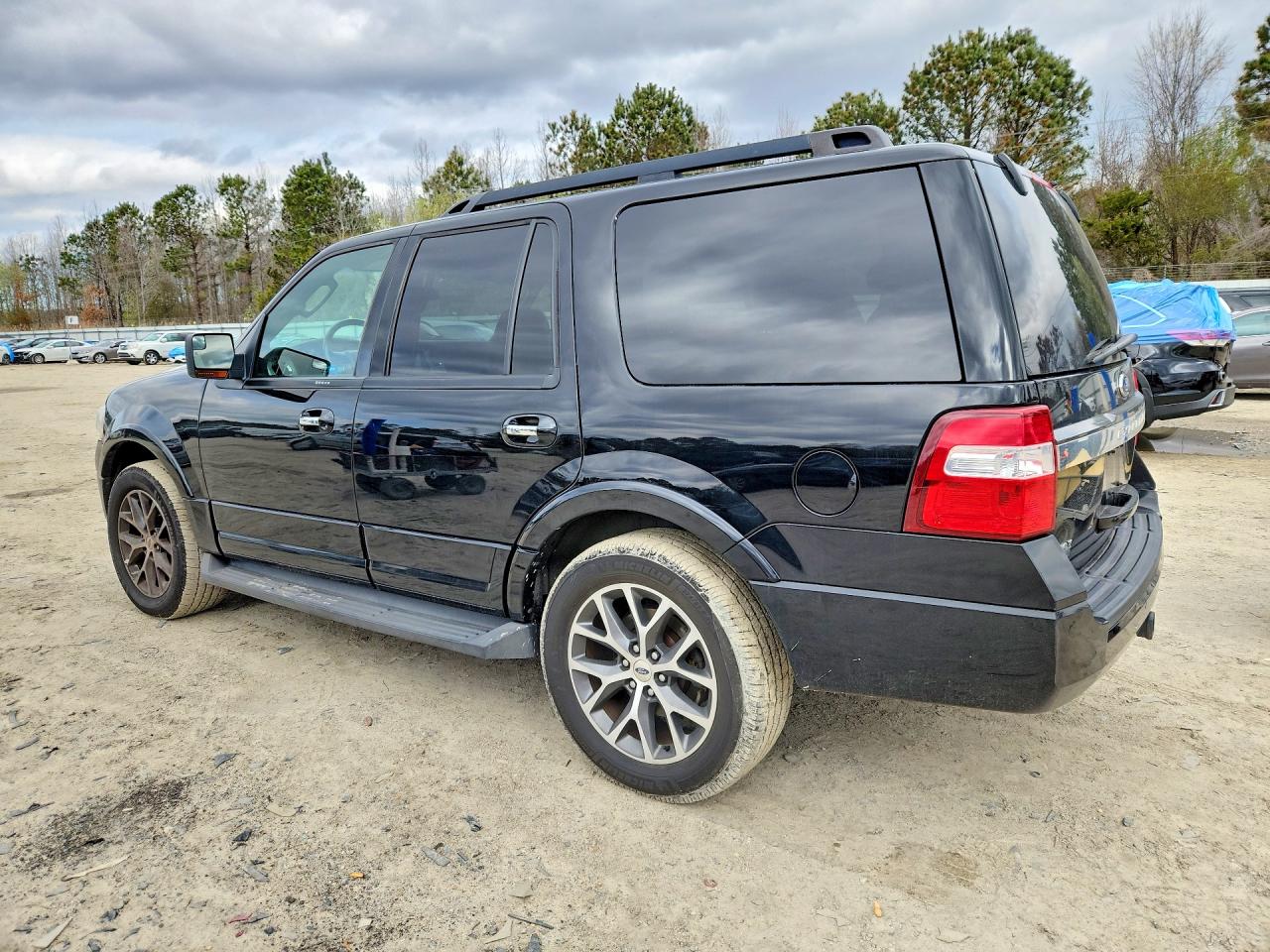 2016 FORD EXPEDITION XLT photo 4