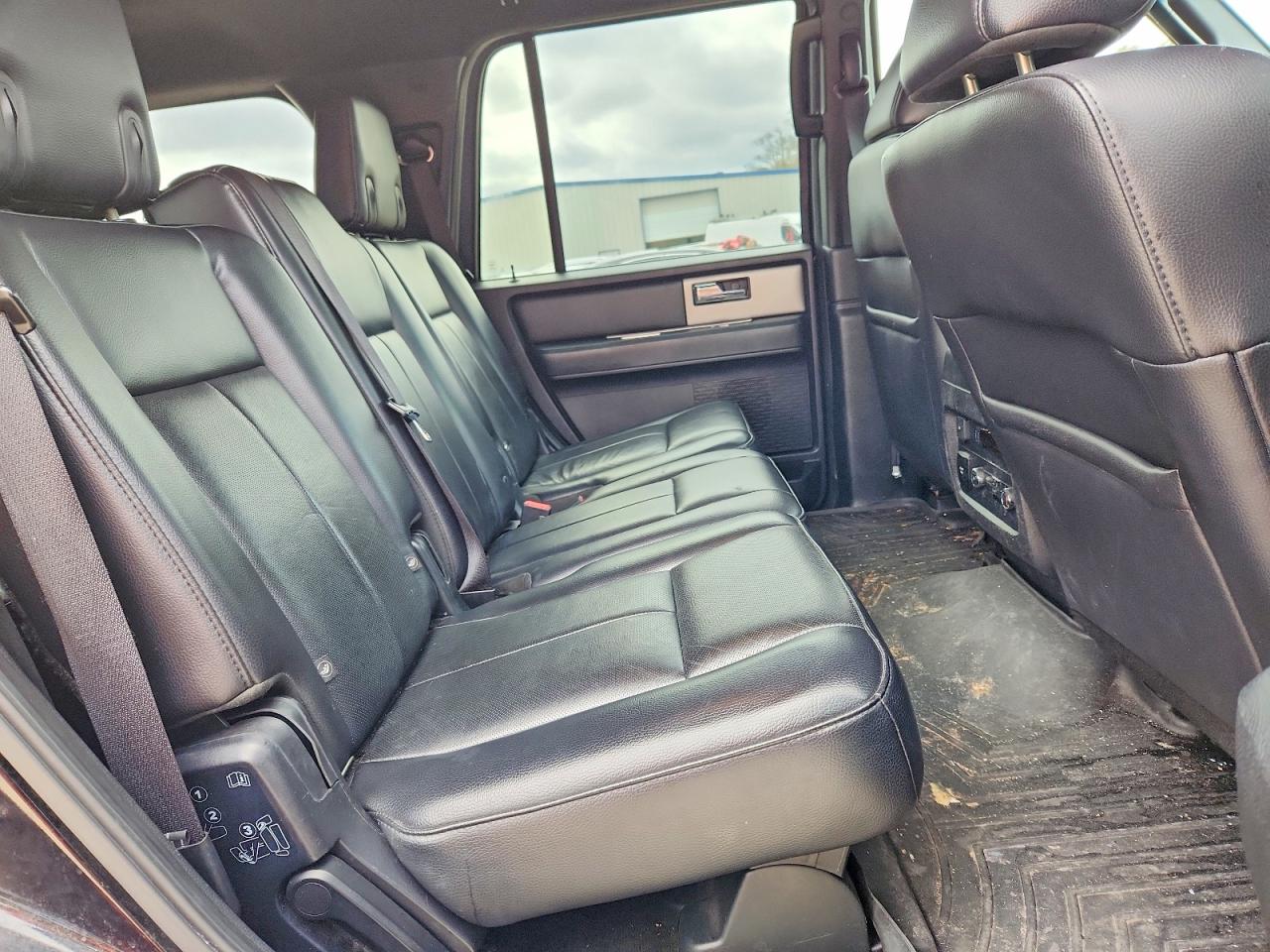 2016 FORD EXPEDITION XLT photo 31