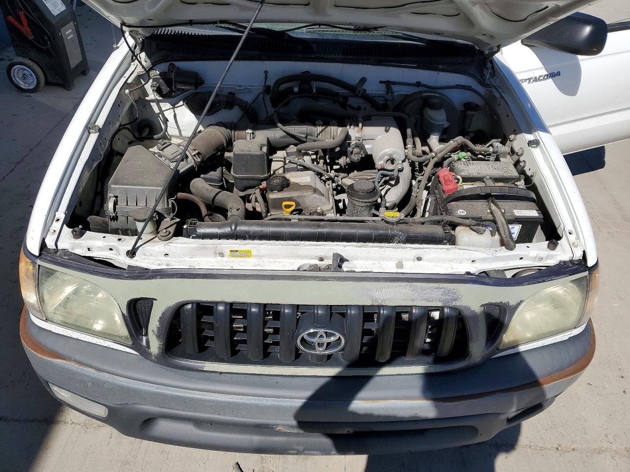 2002 TOYOTA TACOMA BASE photo 11