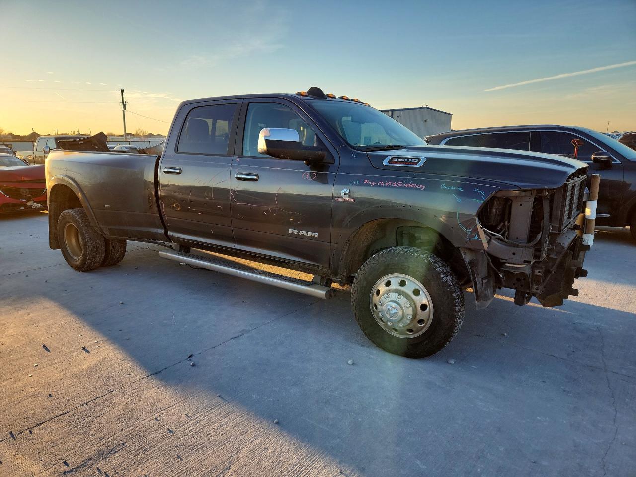 2019 RAM 3500 LARAMIE photo 10