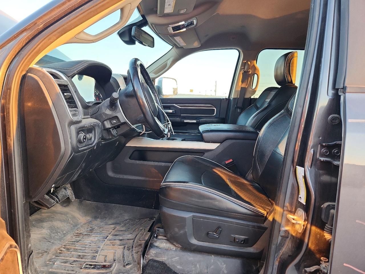 2019 RAM 3500 LARAMIE photo 19