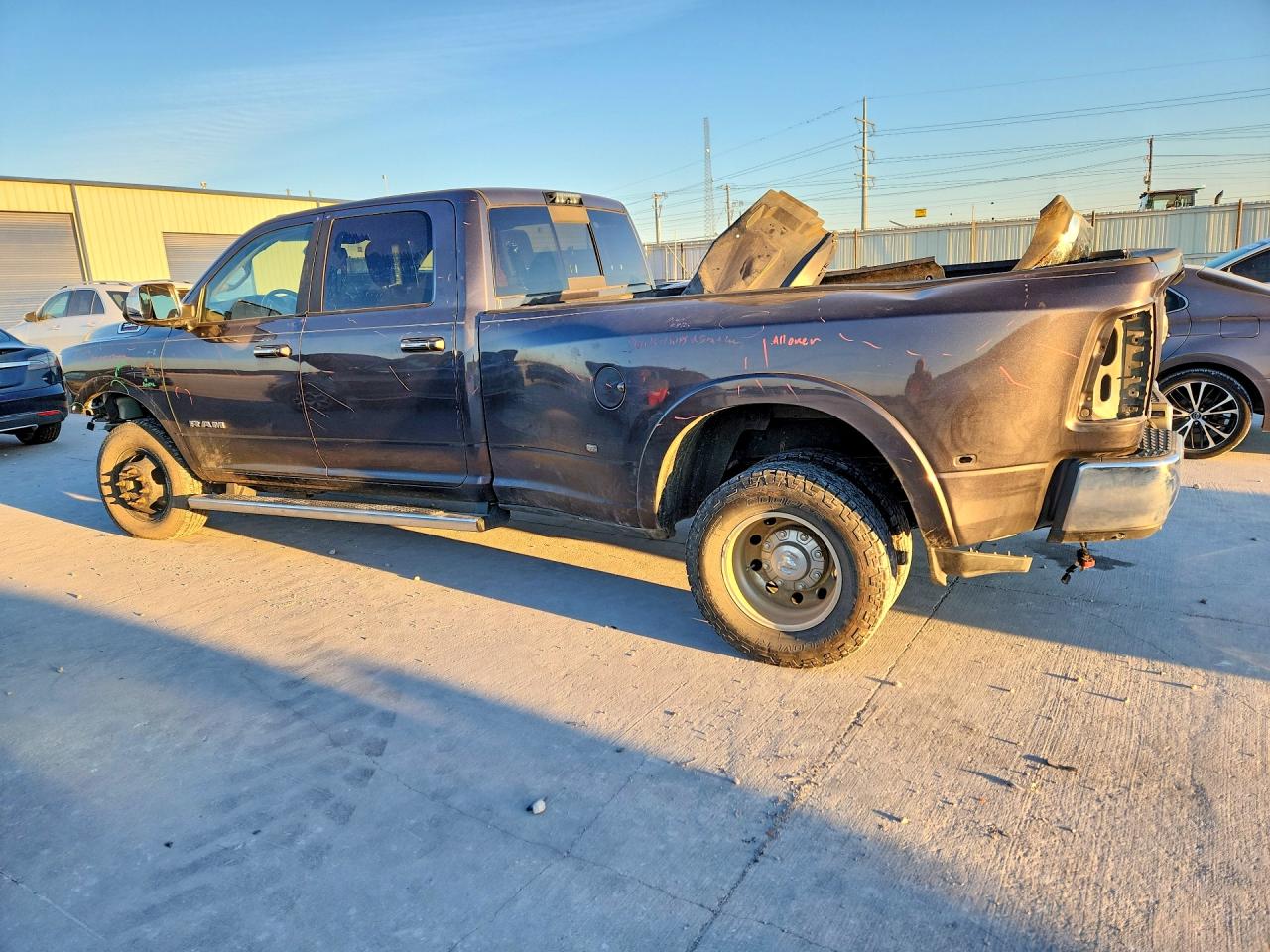 2019 RAM 3500 LARAMIE photo 4