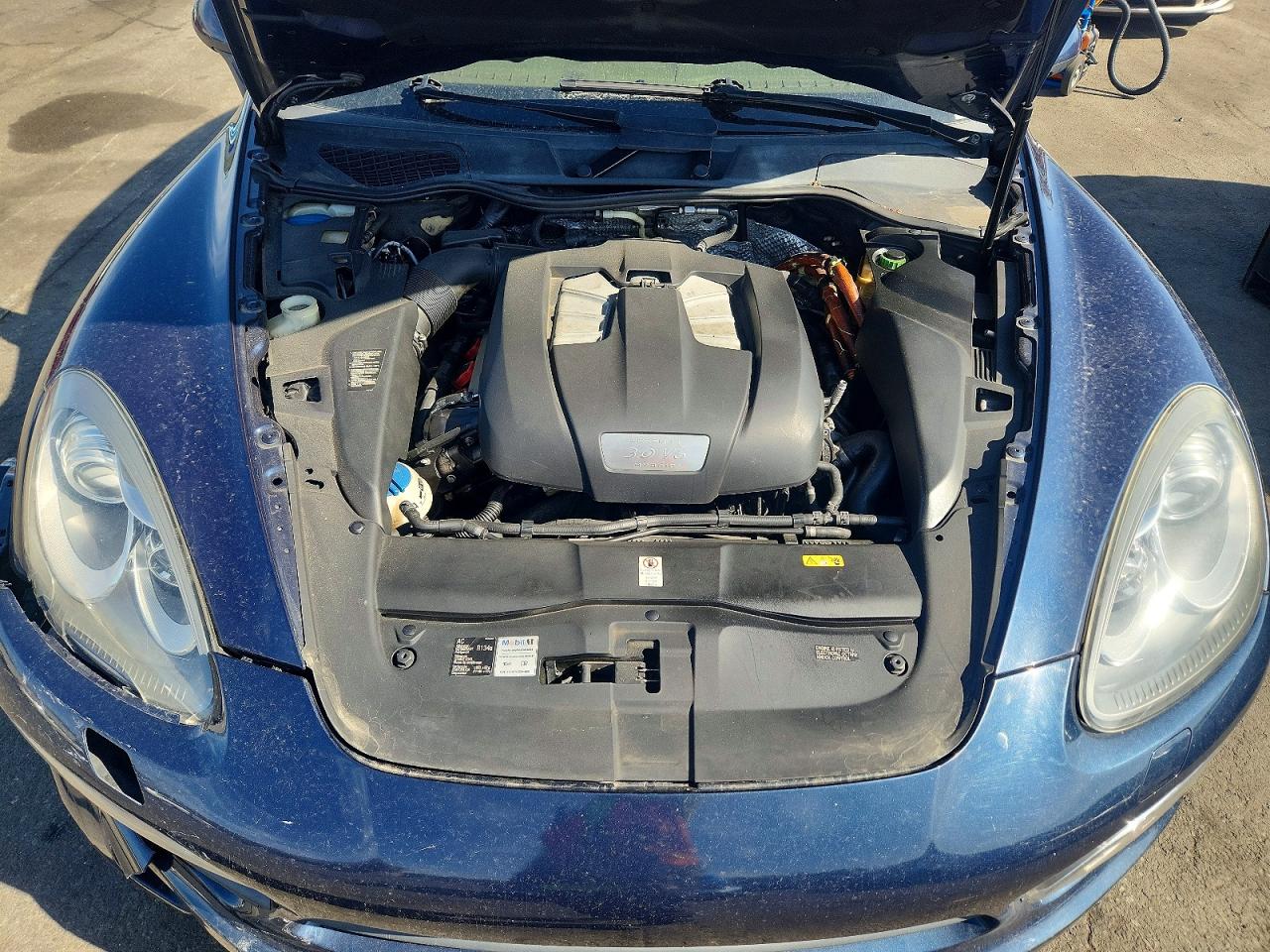 2011 PORSCHE CAYENNE S HYBRID photo 34