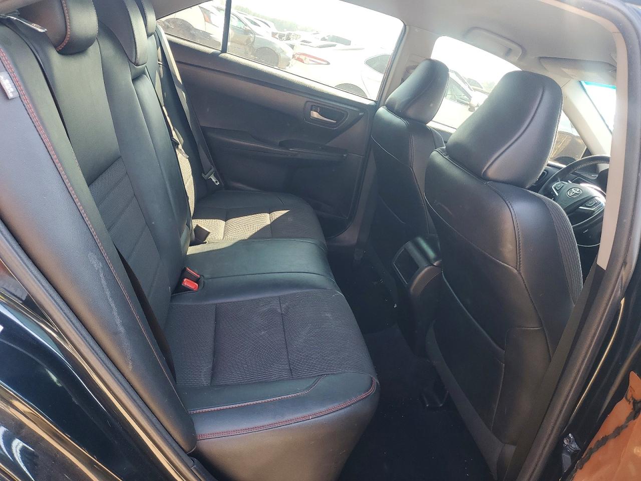 2016 TOYOTA CAMRY SE photo 37