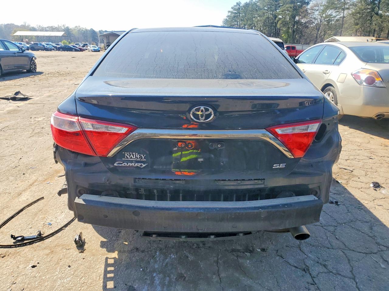 2016 TOYOTA CAMRY SE photo 21