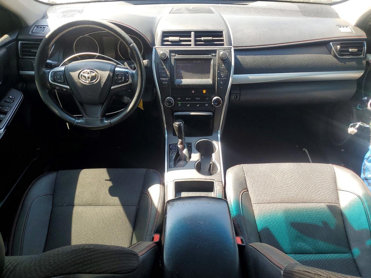 2016 TOYOTA CAMRY SE photo 29