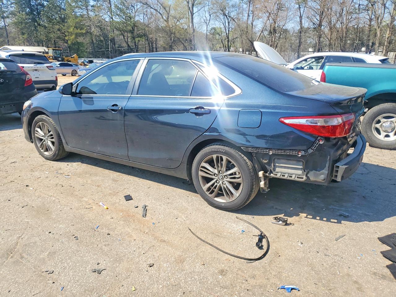2016 TOYOTA CAMRY SE photo 5