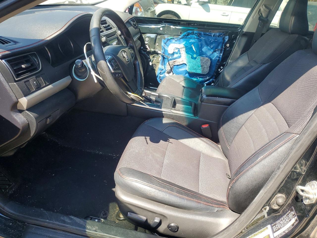 2016 TOYOTA CAMRY SE photo 25