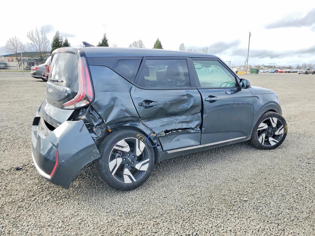 2025 KIA SOUL GT-LINE photo 3