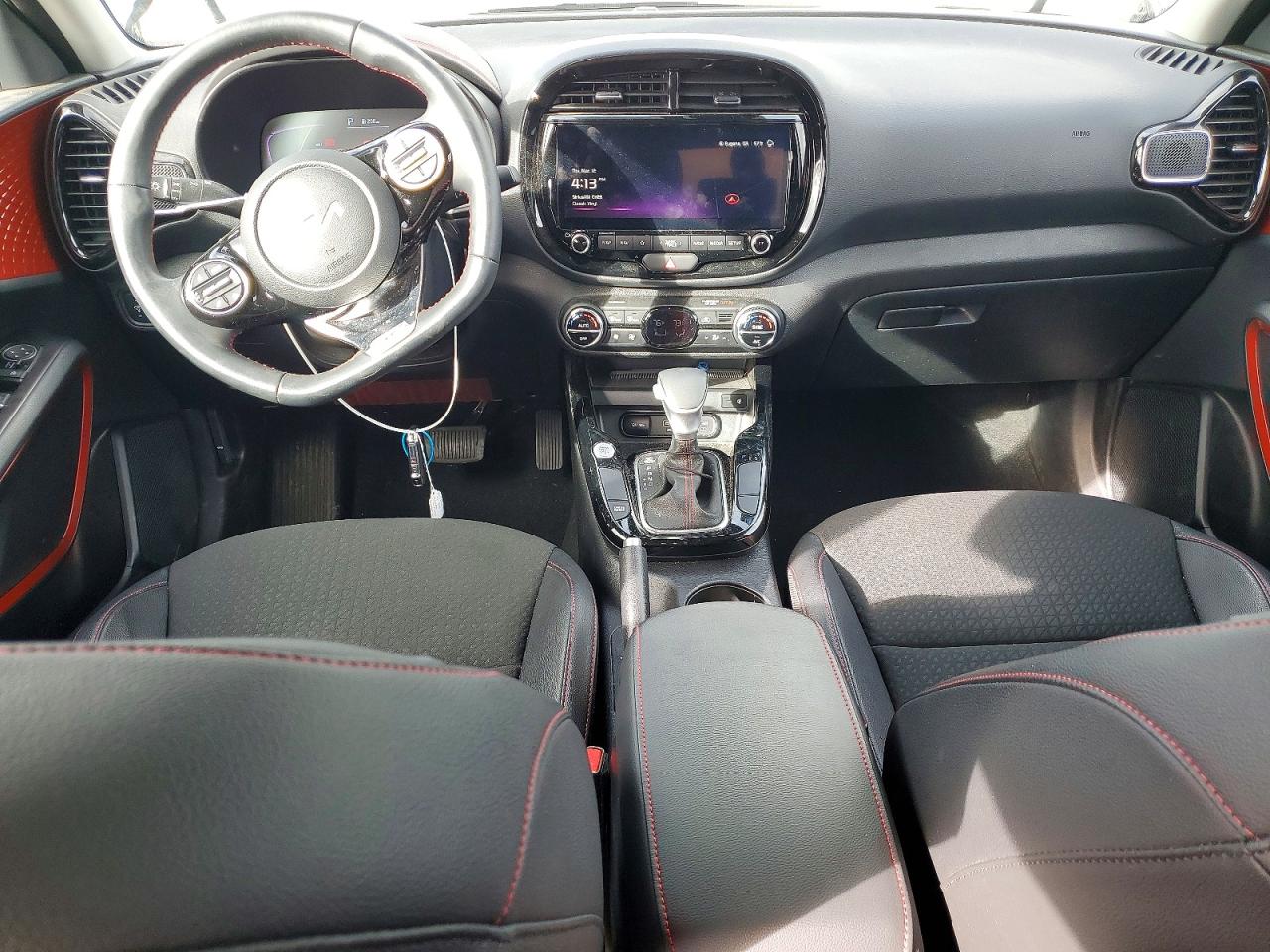 2025 KIA SOUL GT-LINE photo 8