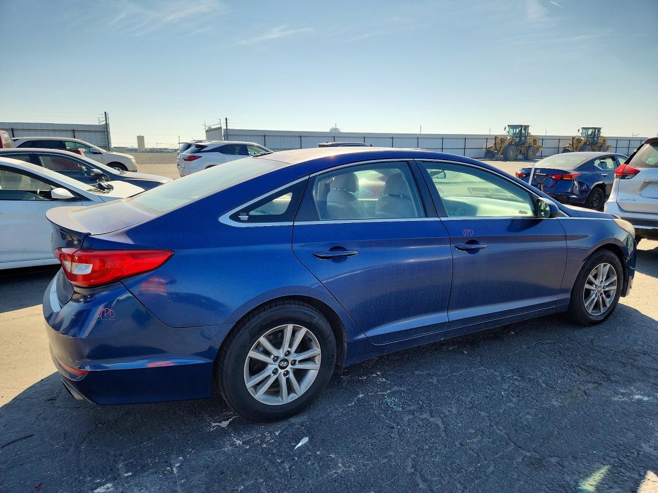 2015 HYUNDAI SONATA SE photo 3