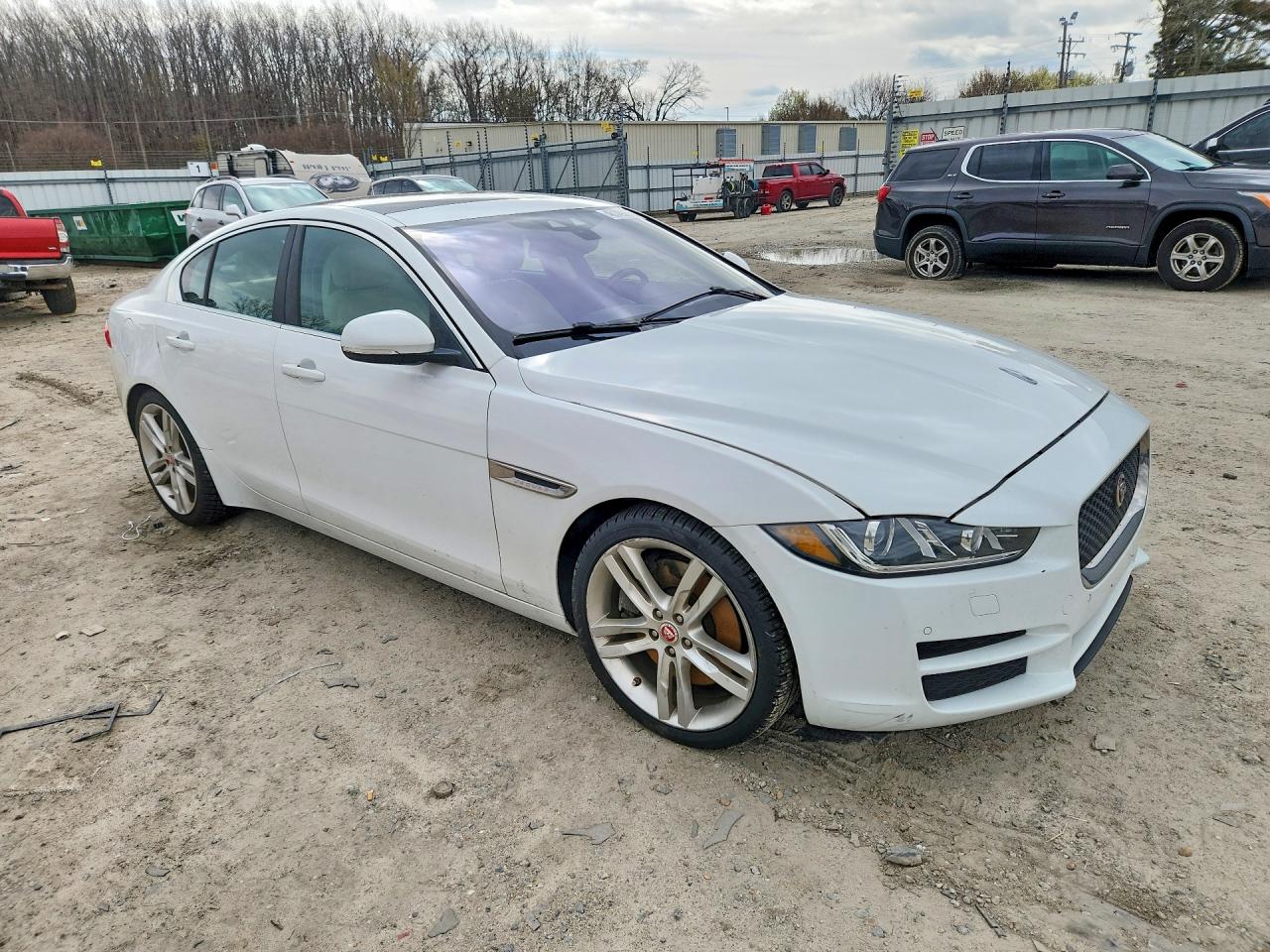 2017 JAGUAR XE PRESTIGE photo 7