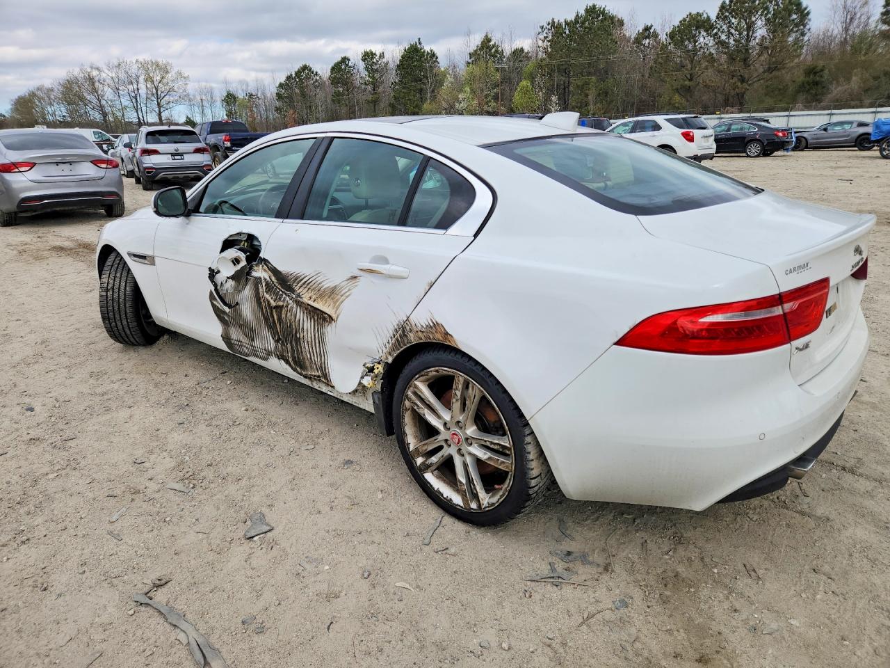 2017 JAGUAR XE PRESTIGE photo 3