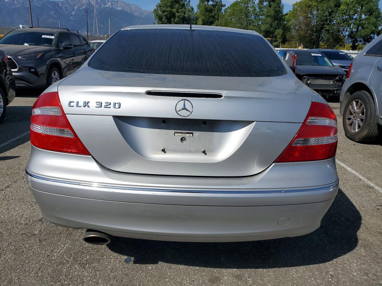 2005 MERCEDES-BENZ CLK 320C photo 6