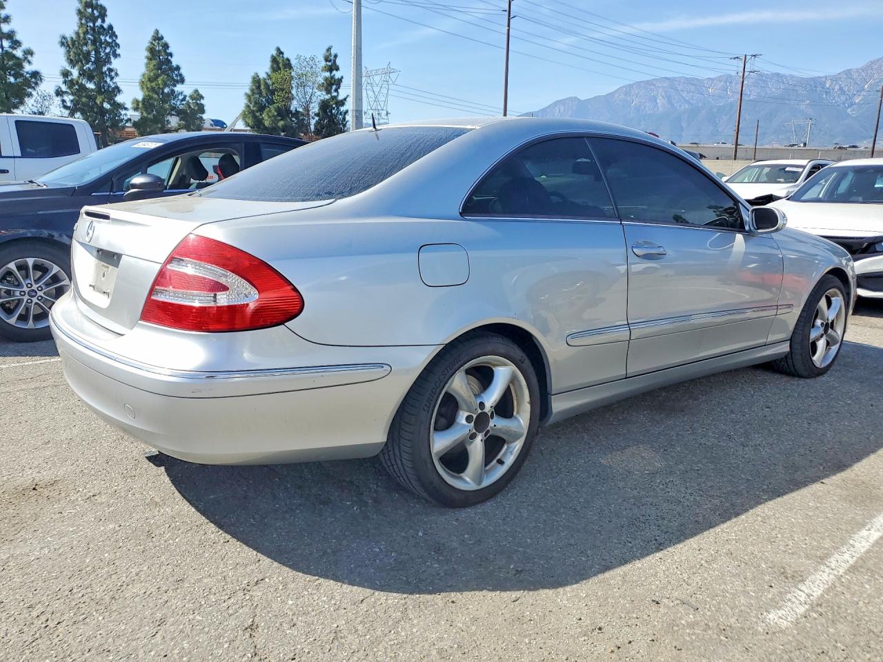 2005 MERCEDES-BENZ CLK 320C photo 3
