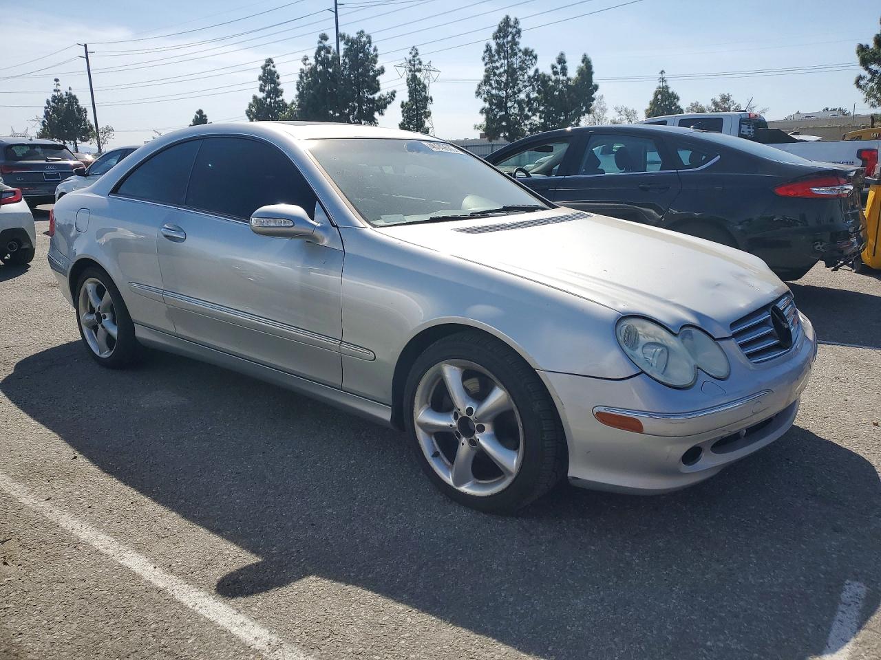 2005 MERCEDES-BENZ CLK 320C photo 4
