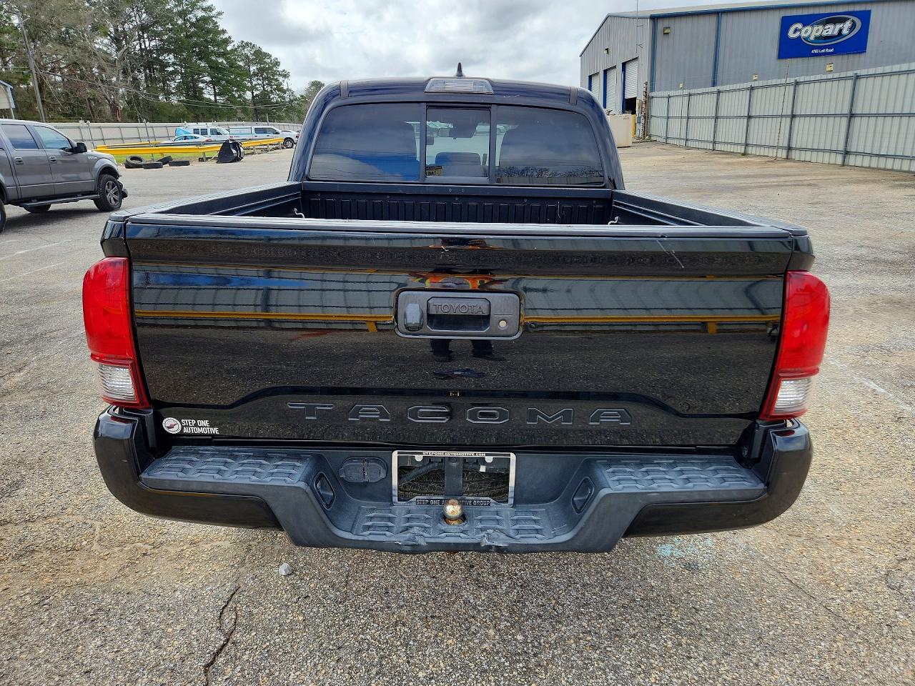 2019 TOYOTA TACOMA SR photo 11