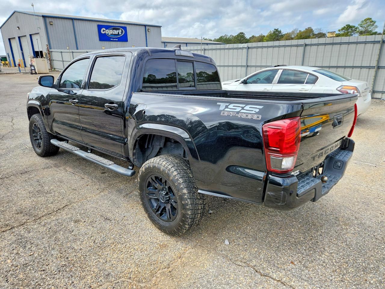 2019 TOYOTA TACOMA SR photo 3