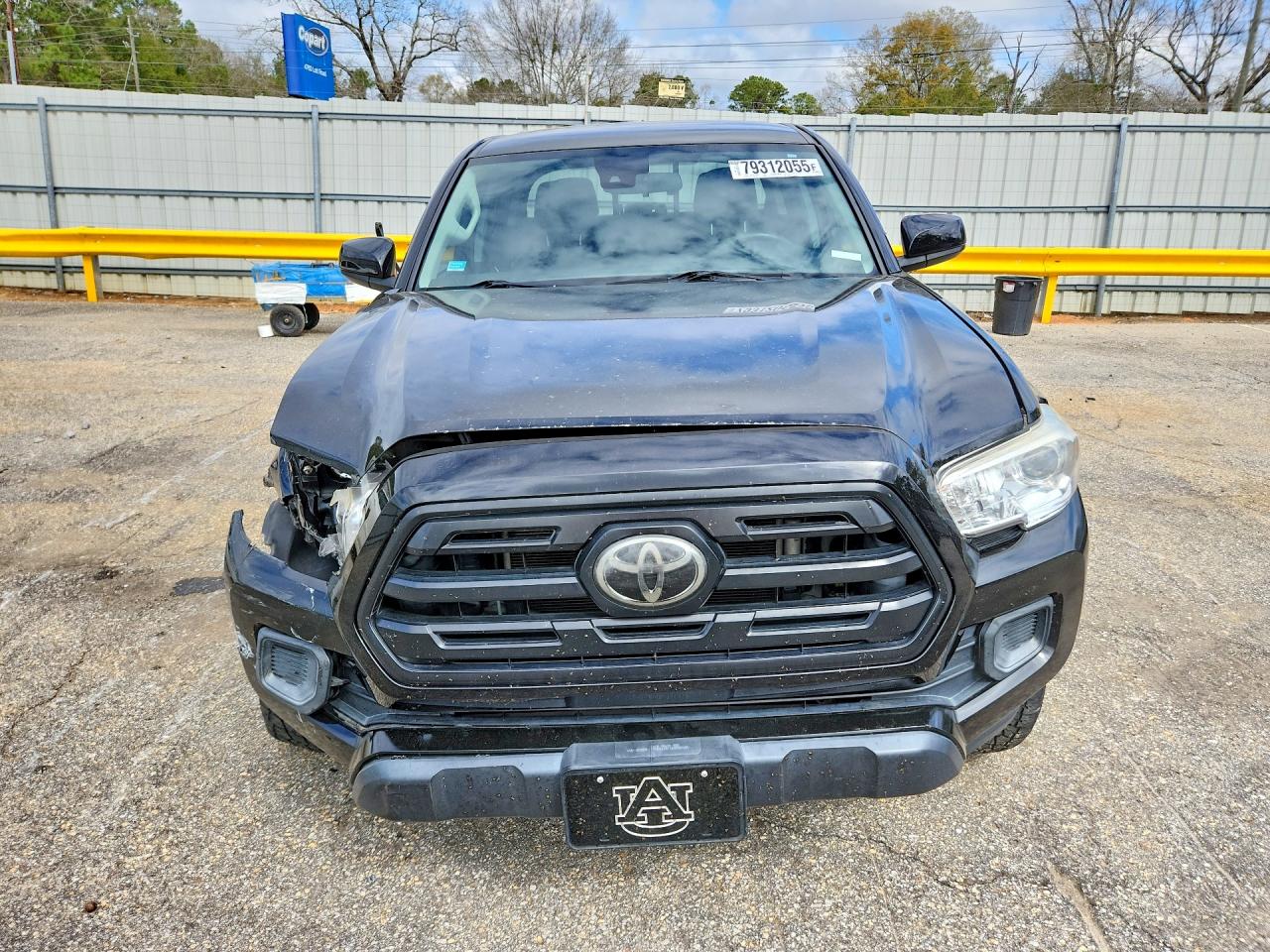 2019 TOYOTA TACOMA SR photo 9