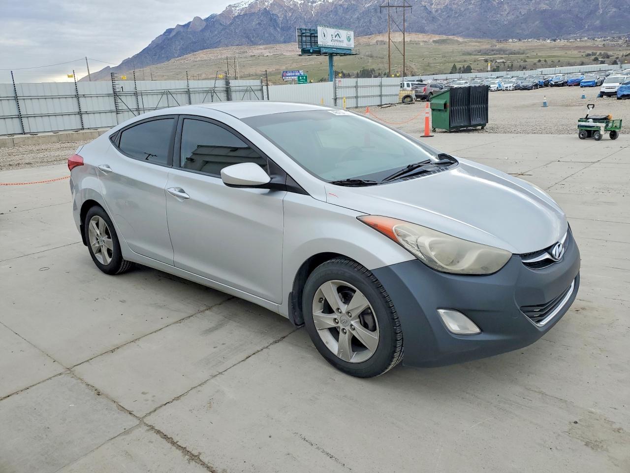 2013 HYUNDAI ELANTRA GLS photo 10