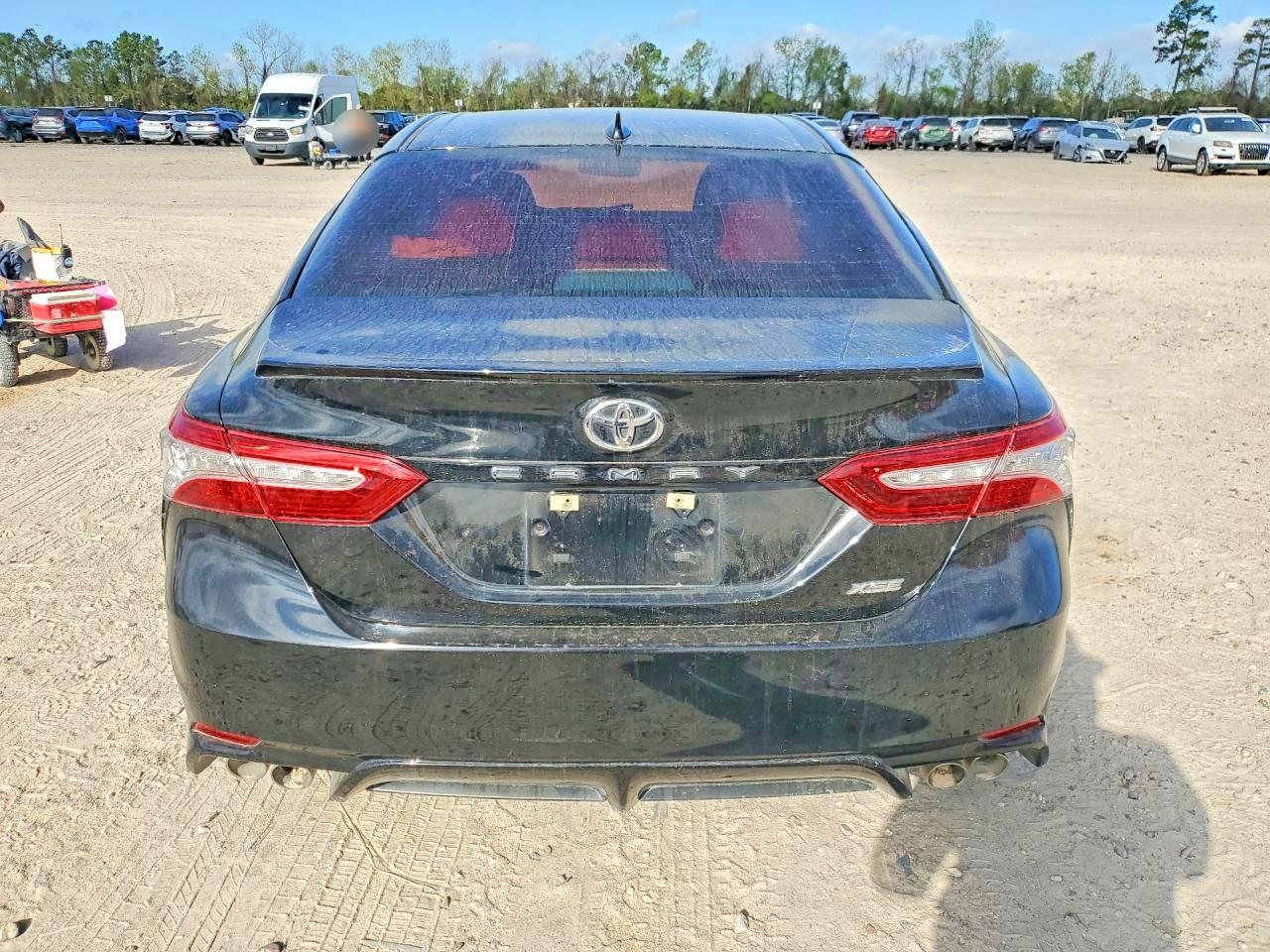 2020 TOYOTA CAMRY XSE photo 16