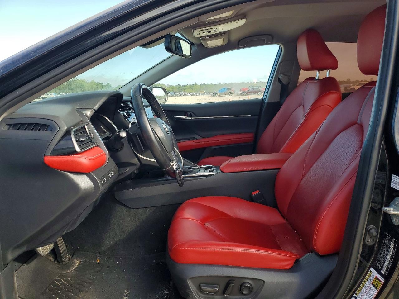 2020 TOYOTA CAMRY XSE photo 19