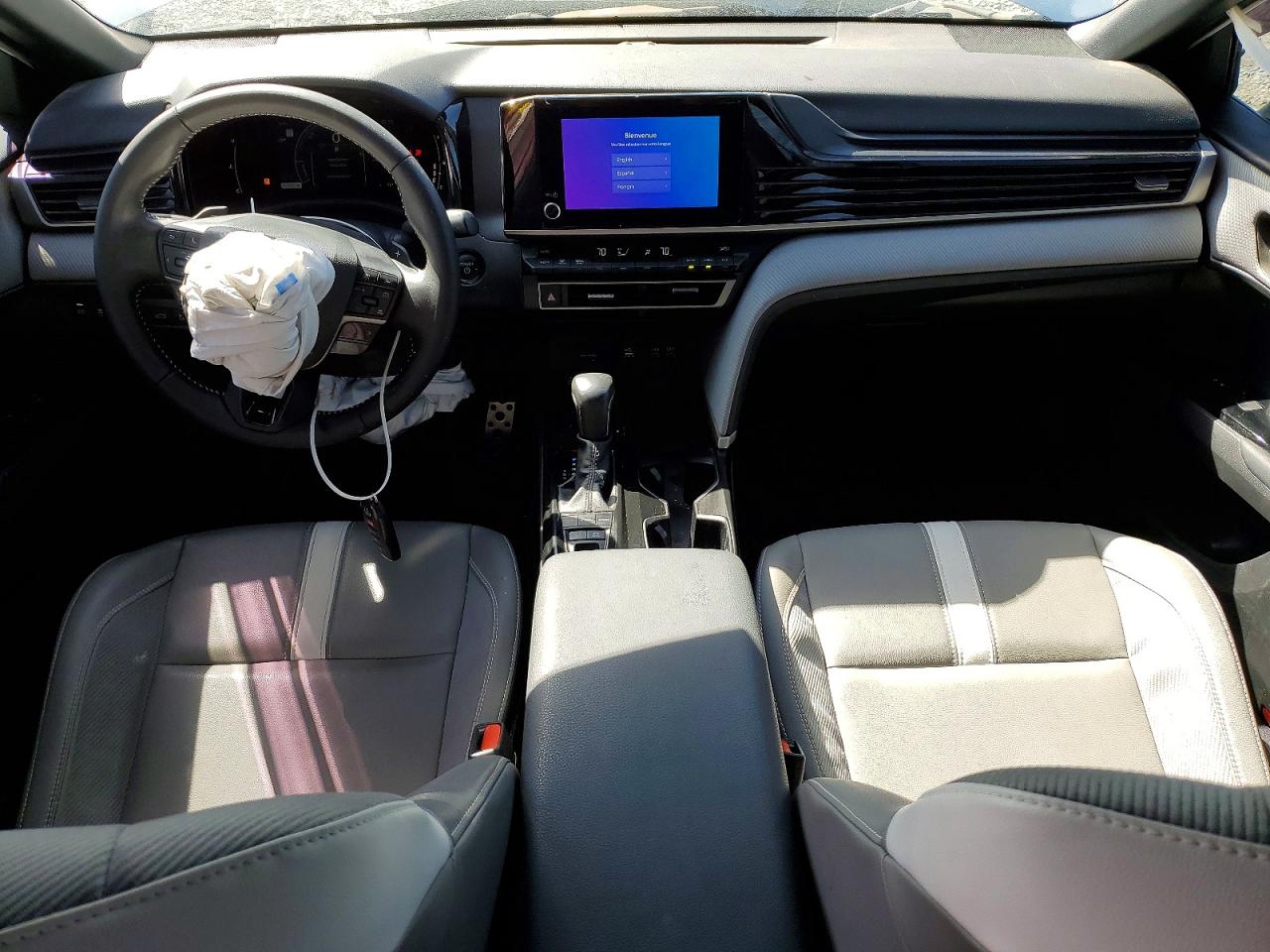 2025 TOYOTA CAMRY SE photo 15