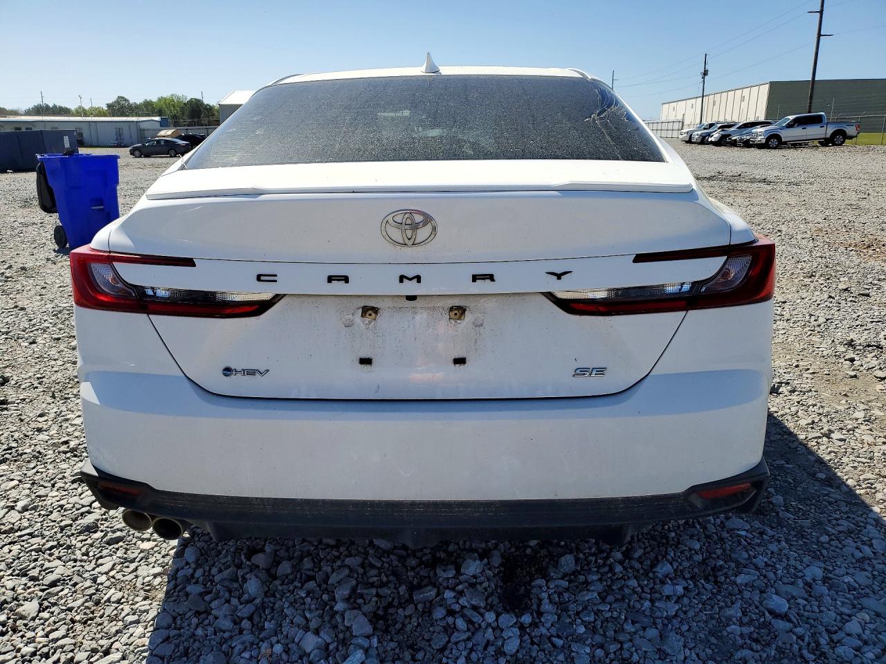 2025 TOYOTA CAMRY SE photo 11