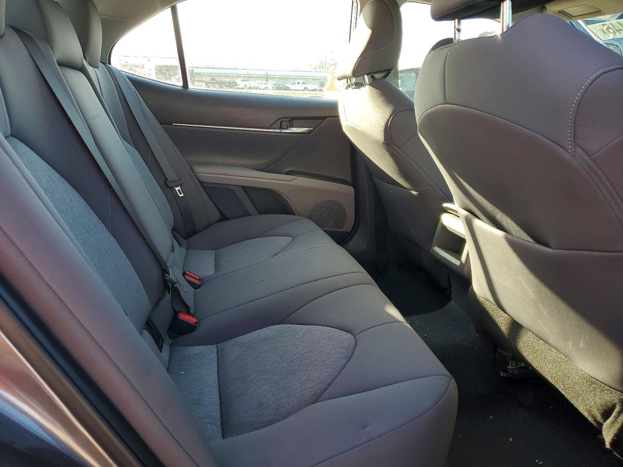 2022 TOYOTA CAMRY LE photo 28