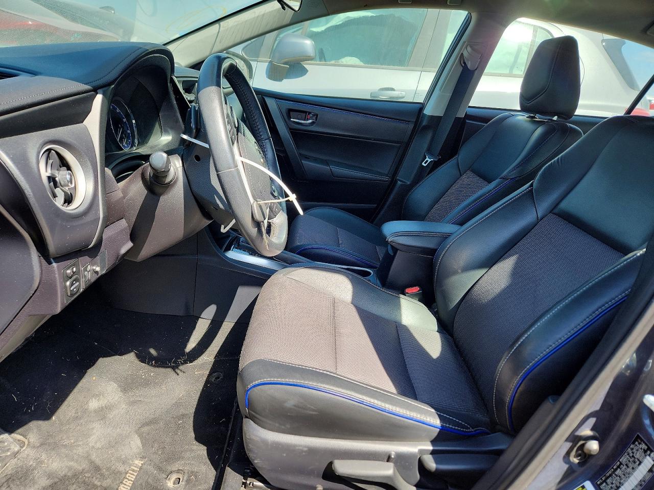 2017 TOYOTA COROLLA SE photo 13
