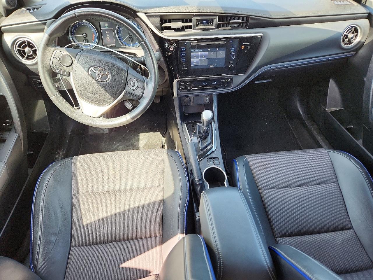 2017 TOYOTA COROLLA SE photo 15