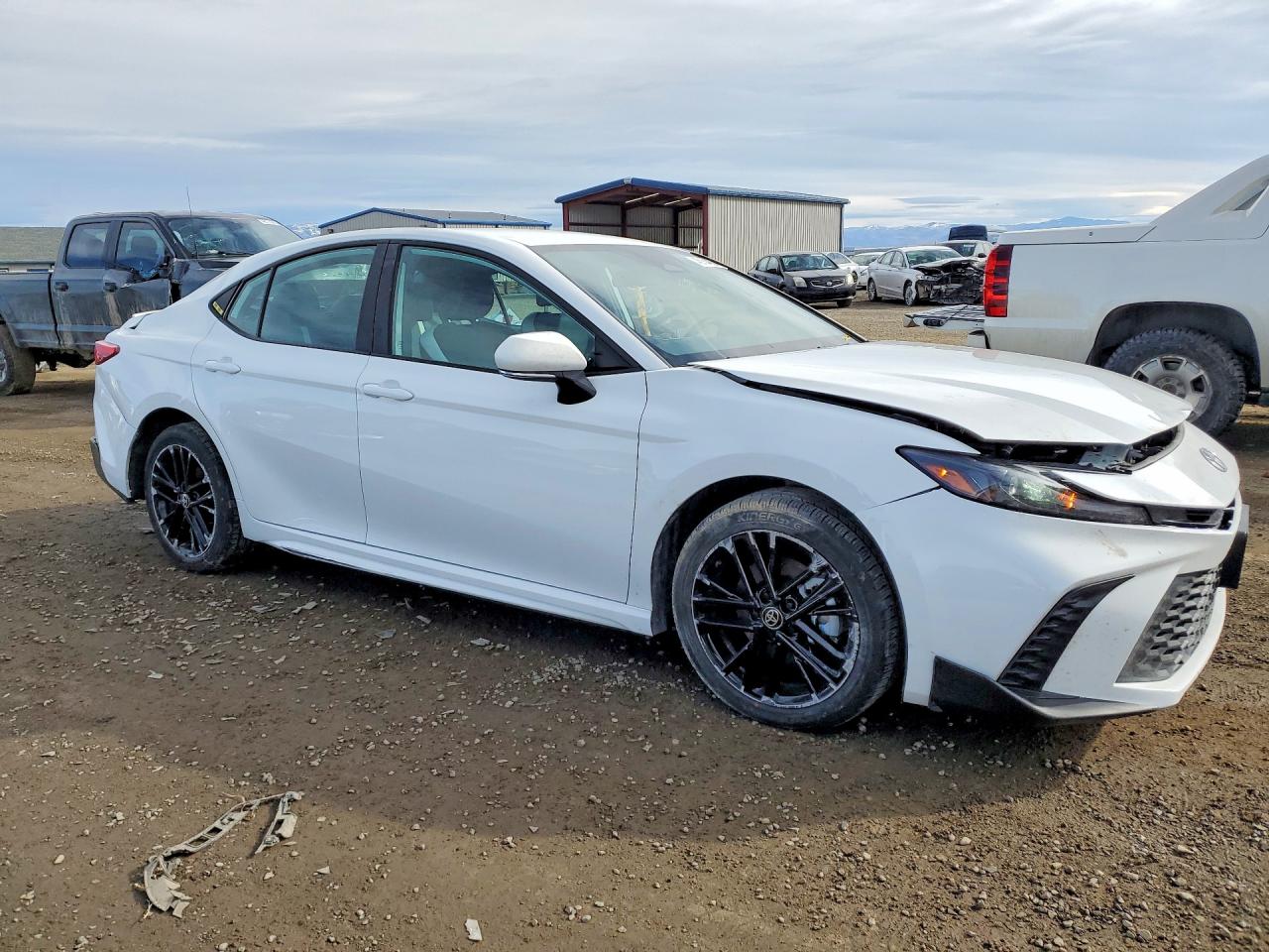 2025 TOYOTA CAMRY SE photo 4