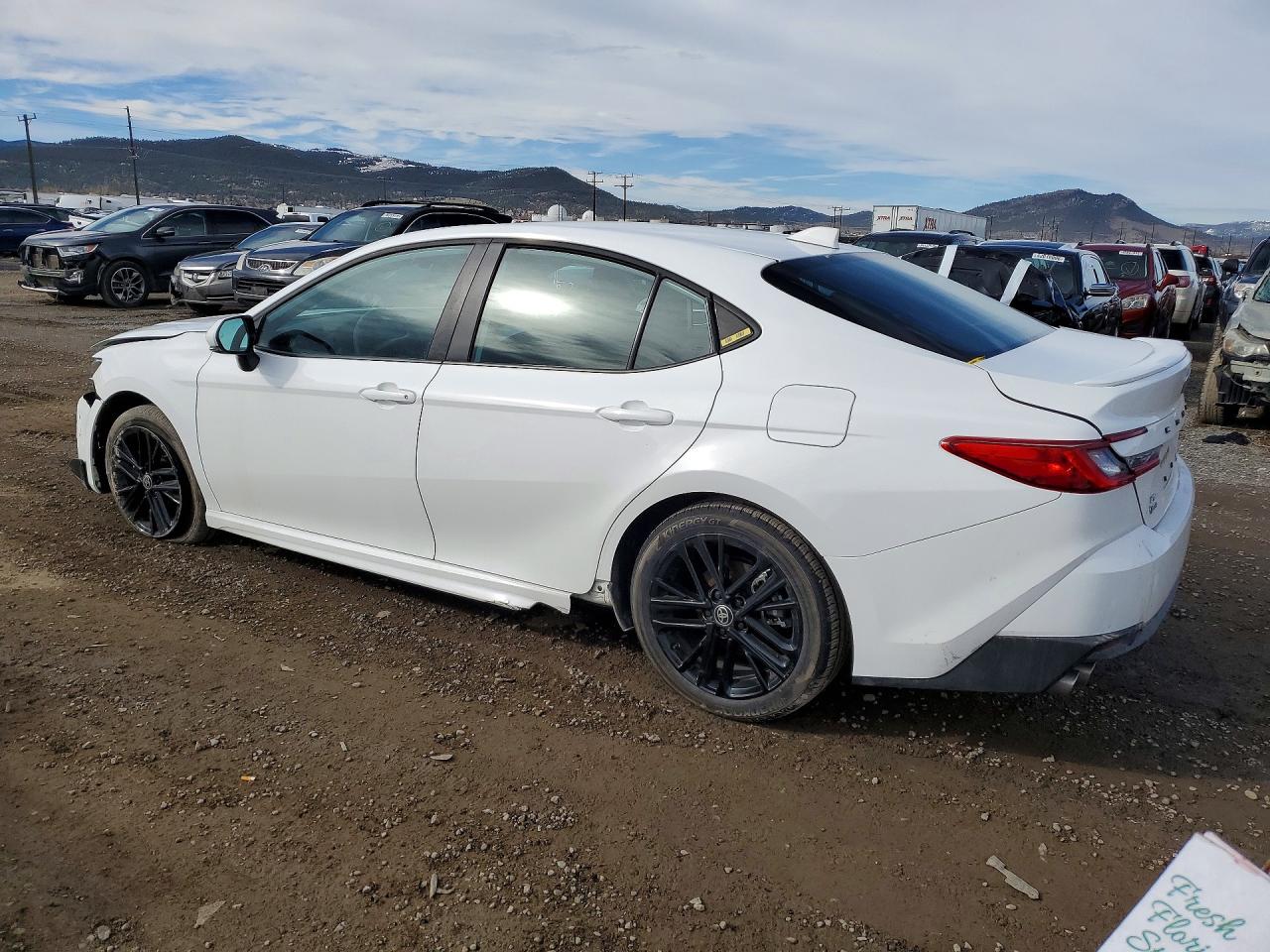 2025 TOYOTA CAMRY SE photo 2