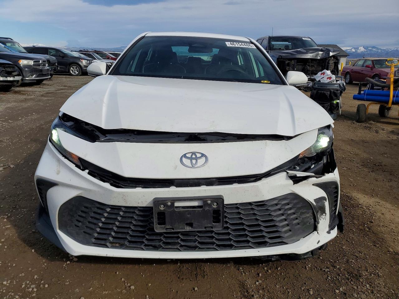 2025 TOYOTA CAMRY SE photo 5