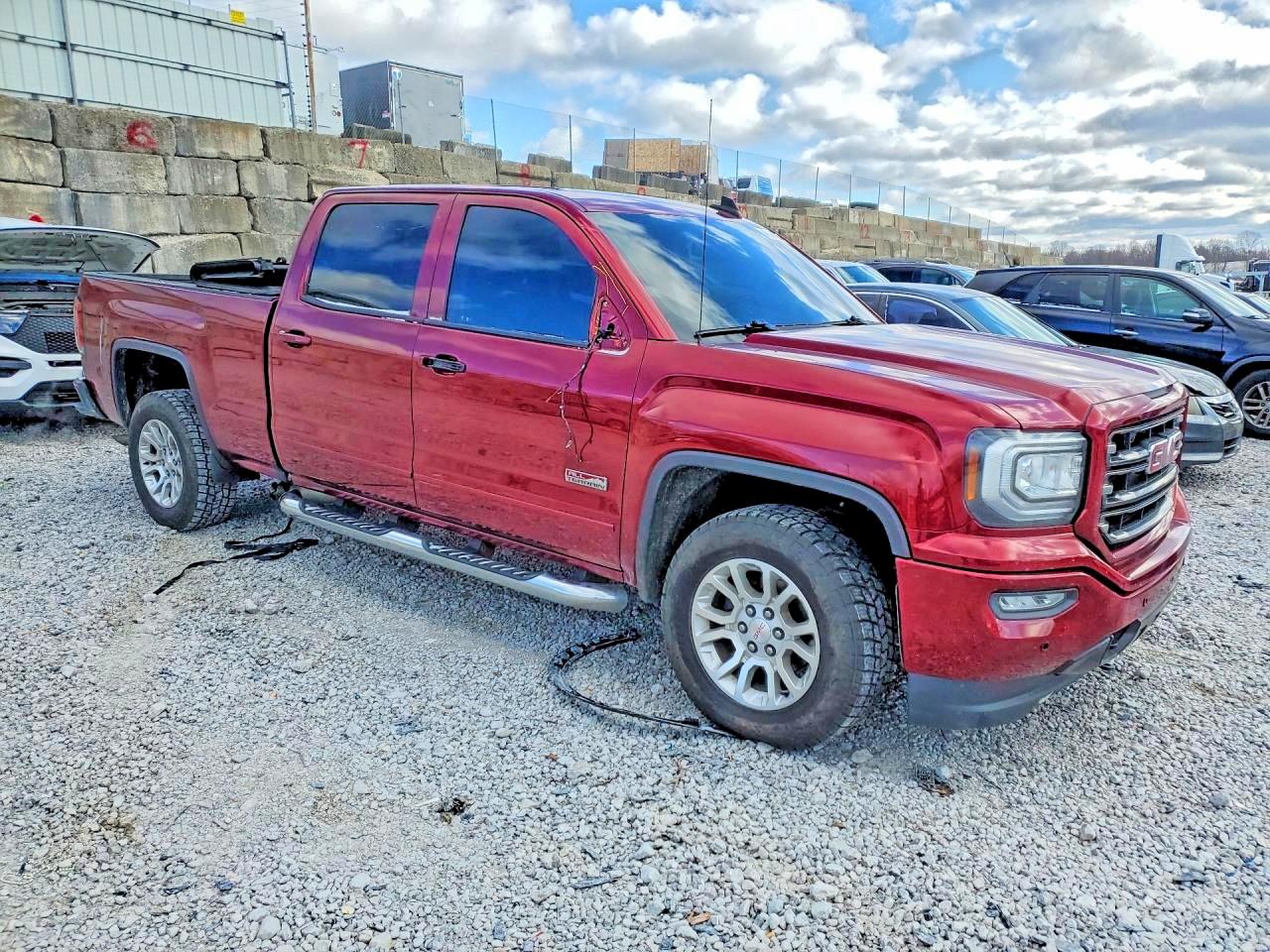 2017 GMC SIERRA K1500 SLT photo 10
