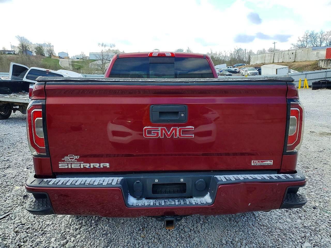 2017 GMC SIERRA K1500 SLT photo 16
