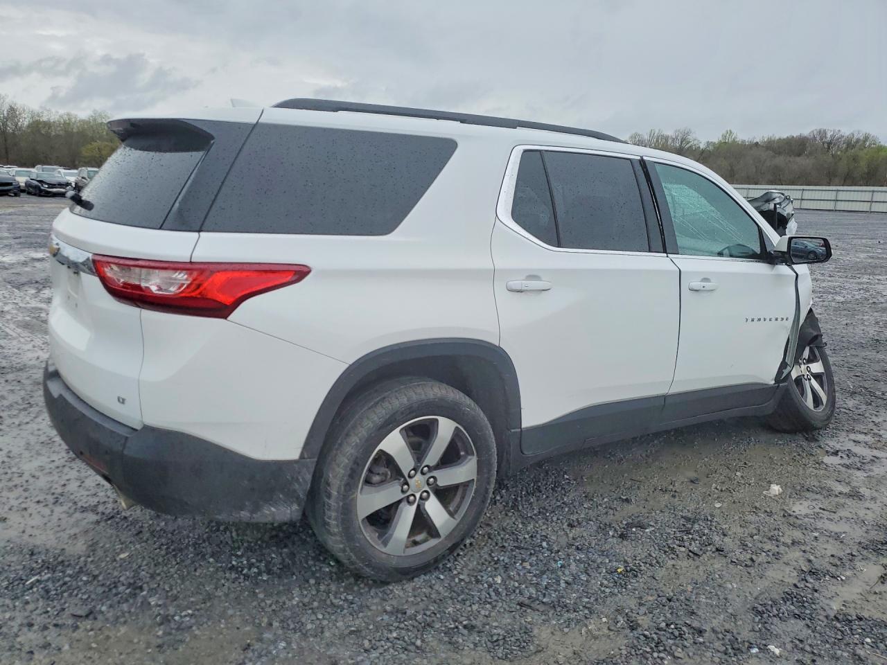 2020 CHEVROLET TRAVERSE LT photo 3