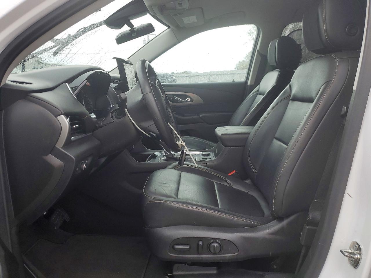 2020 CHEVROLET TRAVERSE LT photo 7